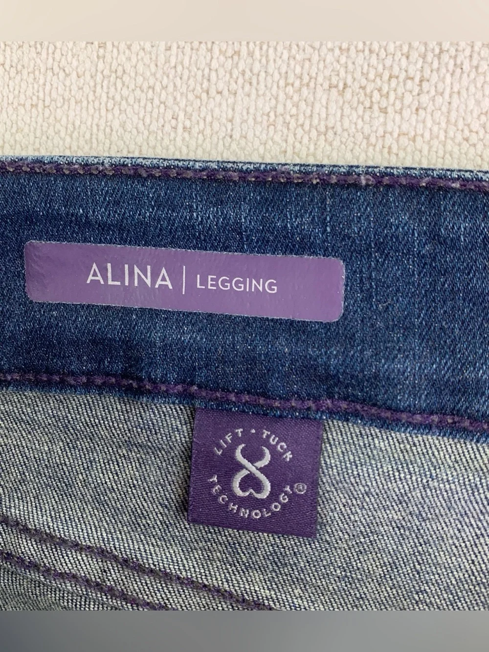 NYDJ high rise Alina Legging lift tuck technology skinny jeans women's size 8